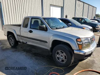 2005 GMC Canyon SLE Z71 with VIN 1GTDT196158195105, listed as a Copart auction lot 81497704 with 245,278 mi miles and Salvage Title. Bid and sale history available at carsss.com. Image 4.