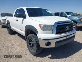 2011 Toyota Tundra z VIN 5TFRM5F1XBX028424, wystawiony jako IAAI lot #42138712 z przebiegiem 182 376 mil mil oraz . Historia ofert i sprzedaży dostępna na DreamBid. Obrazek 1.