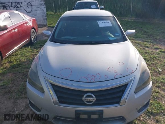 2014 Nissan Altima 2.5 S with VIN 1N4AL3AP2EN235296, listed as a IAAI auction lot 41938681 with Not Provided miles. Bid and sale history available at carsss.com. Image 12.