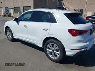 2022 Audi Q3 S line Premium z VIN WA1DECF32N1148121, wystawiony jako IAAI lot #42304046 z przebiegiem 19 547 mil mil oraz . Historia ofert i sprzedaży dostępna na DreamBid. Obrazek 3.