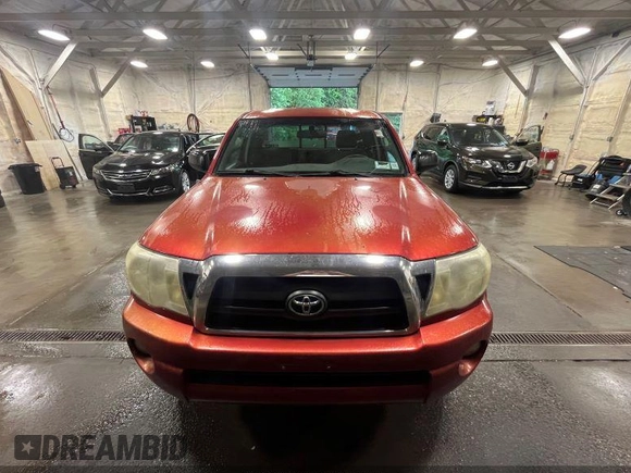 2007 Toyota Tacoma with VIN 5TEUU42NX7Z341101, listed as a IAAI auction lot 42588633 with 196,587 mi miles and . Bid and sale history available at DreamBid. Image 6.
