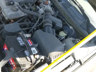 2001 Toyota Camry LE z VIN 4T1BF22K01U117312, wystawiony jako IAAI lot #42795423 z przebiegiem 159 741 mil mil oraz . Historia ofert i sprzedaży dostępna na DreamBid. Obrazek 20.
