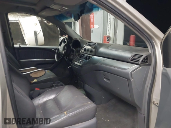 2006 Honda Odyssey EX-L with VIN 5FNRL38626B408275, listed as a IAAI auction lot 41789216 with 249,737 mi miles. Bid and sale history available at carsss.com. Image 5.