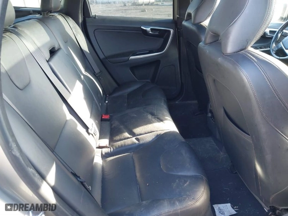 2015 Volvo XC60 T6 Platinum with VIN YV4902RM4F2733932, listed as a IAAI auction lot 41321986 with 103,845 mi miles. Bid and sale history available at carsss.com. Image 8.