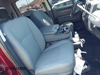2017 Ram 1500 Express z VIN 1C6RR7KT0HS534278, wystawiony jako IAAI lot #42086941 z przebiegiem 132 986 mil mil oraz . Historia ofert i sprzedaży dostępna na DreamBid. Obrazek 5.