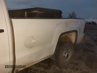 2018 GMC Sierra 2500HD z VIN 1GT12REY1JF180704, wystawiony jako IAAI lot #41157499 z przebiegiem 200 270 mil mil oraz . Historia ofert i sprzedaży dostępna na DreamBid. Obrazek 18.