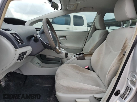 2013 Toyota Prius One z VIN JTDKN3DU4D5607682, wystawiony jako Copart lot #59471765 z przebiegiem 143 690 mil mil oraz Czysty tytuł • Clean title. Historia ofert i sprzedaży dostępna na DreamBid. Obrazek 7.