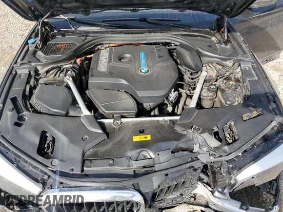 2019 BMW 5 Series 530e xDrive with VIN WBAJB1C56KB375178, listed as a Copart auction lot 46592325 with 114,419 mi miles and Salvage title. Bid and sale history available at DreamBid. Image 12.