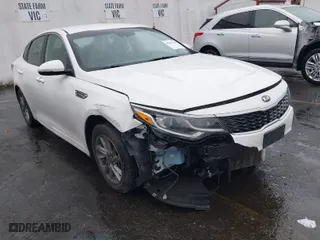 2019 Kia Optima S with VIN 5XXGT4L39KG336749, listed as a IAAI auction lot 41021015 with 86,184 mi miles. Bid and sale history available at carsss.com. Image 1.