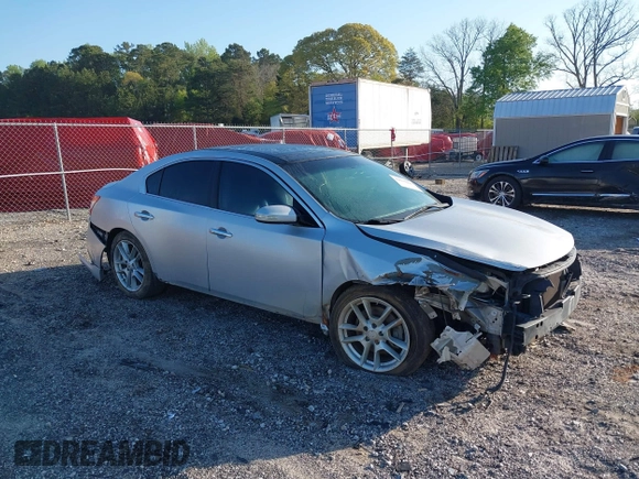 2011 Nissan Maxima SV z VIN 1N4AA5AP4BC803234, wystawiony jako IAAI lot #42012228 z przebiegiem 207 111 mil mil oraz . Historia ofert i sprzedaży dostępna na DreamBid. Obrazek 1.