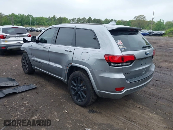 2020 Jeep Grand Cherokee Laredo E z VIN 1C4RJFAG3LC199485, wystawiony jako IAAI lot #42276411 z przebiegiem 109 489 mil mil oraz . Historia ofert i sprzedaży dostępna na DreamBid. Obrazek 3.
