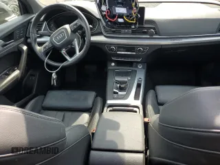 2020 Audi Q5 Premium with VIN WA1G2AFYXL2054002, listed as a Copart auction lot 68996494 with 44,510 mi miles and Non Repairable. Bid and sale history available at carsss.com. Image 8.