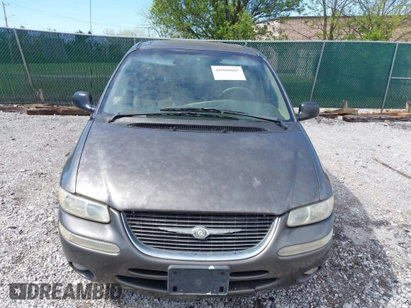 1999 Chrysler Town & Country LXi with VIN 1C4GP54LXXB553393, listed as a IAAI auction lot 41968605 with 256,400 mi miles. Bid and sale history available at carsss.com. Image 6.