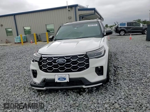 2025 Ford Explorer with VIN 1FMUK7HH8SGA05659, listed as a Copart auction lot 52077855 with 3,037 mi miles and Salvage title. Bid and sale history available at DreamBid. Image 15.