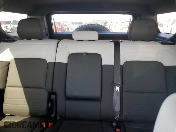 2024 GMC Hummer EV 2X z VIN 1GKB0NDE8RU110722, wystawiony jako Copart lot #74670304 z przebiegiem 257 mil mil oraz Nie do naprawy. Historia ofert i sprzedaży dostępna na DreamBid. Obrazek 10.
