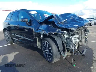 2023 Volvo XC60 Ultimate Dark Theme z VIN YV4L12RX8P1352363, wystawiony jako IAAI lot #41539783 z przebiegiem 25 793 mil mil oraz . Historia ofert i sprzedaży dostępna na DreamBid. Obrazek 1.