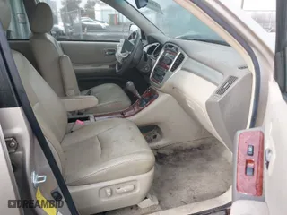 2007 Toyota Highlander w/3rd Row with VIN JTEEP21A070232012, listed as a IAAI auction lot 41632003 with 225,938 mi miles. Bid and sale history available at carsss.com. Image 5.