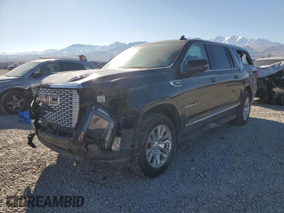 2021 GMC Yukon XL Denali with VIN 1GKS2JKL3MR397757, listed as a Copart auction lot 42975535 with 46,946 mi miles and Salvage Title. Bid and sale history available at carsss.com. Image 1.