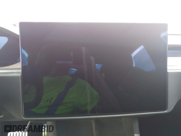 2021 Tesla Model S Plaid z VIN 5YJSA1E69MF439987, wystawiony jako IAAI lot #42496725 z przebiegiem 25 mil mil oraz . Historia ofert i sprzedaży dostępna na DreamBid. Obrazek 15.