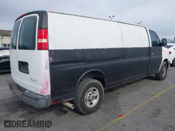 2006 GMC Savana Cargo Van Y3H Paratransit with VIN 1GTHG39U061213703, listed as a IAAI auction lot 40958038 with 233,889 mi miles. Bid and sale history available at carsss.com. Image 4.