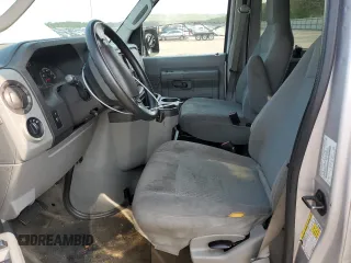 2013 Ford Econoline Passenger XL z VIN 1FBSS3BL5DDB07737, wystawiony jako Copart lot #58958495 z przebiegiem 159 345 mil mil oraz Szkoda całkowita • Salvage title. Historia ofert i sprzedaży dostępna na DreamBid. Obrazek 7.