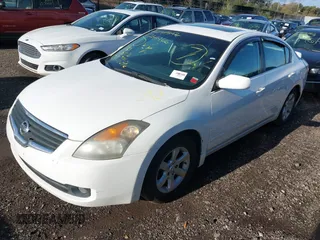 2008 Nissan Altima 2.5 SL with VIN 1N4AL21E48N463670, listed as a IAAI auction lot 42141966 with 999,999 mi miles. Bid and sale history available at carsss.com. Image 2.