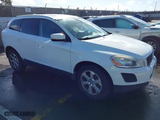 2011 Volvo XC60 3.2L with VIN YV4952DL8B2209855, listed as a IAAI auction lot 41592230 with 202,192 mi miles. Bid and sale history available at carsss.com. Image 1.