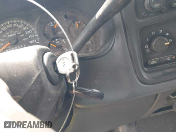 2006 GMC Sierra 1500 SLE1 z VIN 2GTEC13T861219889, wystawiony jako IAAI lot #41939442 z przebiegiem 200 757 mil mil oraz . Historia ofert i sprzedaży dostępna na DreamBid. Obrazek 11.