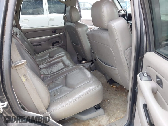 2004 Chevrolet Tahoe LT with VIN 1GNEC13Z14R203713, listed as a IAAI auction lot 42490743 with 216,529 mi miles and . Bid and sale history available at DreamBid. Image 8.
