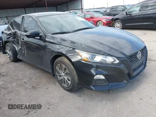 2020 Nissan Altima 2.5 S with VIN 1N4BL4BW0LN323356, listed as a IAAI auction lot 41353886 with 36,830 mi miles. Bid and sale history available at carsss.com. Image 1.