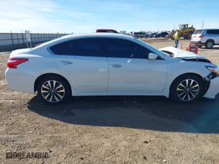 2017 Nissan Altima 2.5 SR with VIN 1N4AL3APXHC178068, listed as a IAAI auction lot 41480530 with 35,780 mi miles. Bid and sale history available at carsss.com. Image 14.