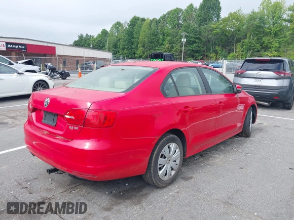 2012 Volkswagen Jetta SE with VIN 3VWDX7AJ9CM352425, listed as a IAAI auction lot 42711352 with Not provided miles and . Bid and sale history available at DreamBid. Image 4.
