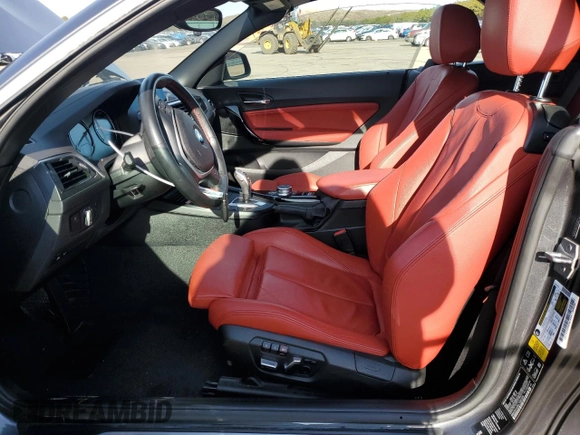 2020 BMW 2 Series 230i xDrive with VIN WBA2K1C05L7E82304, listed as a Copart auction lot 82746333 with 33,033 mi miles. Bid and sale history available at carsss.com. Image 7.
