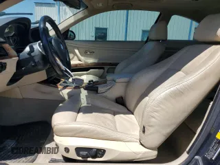 2008 BMW 3 Series 328xi z VIN WBAWC33558PD08407, wystawiony jako Copart lot #54255975 z przebiegiem 158 970 mil mil oraz Szkoda całkowita • Salvage title. Historia ofert i sprzedaży dostępna na DreamBid. Obrazek 7.