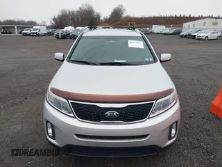 2015 Kia Sorento LX with VIN 5XYKTDA68FG582720, listed as a IAAI auction lot 41872473 with 242,994 mi miles. Bid and sale history available at carsss.com. Image 12.