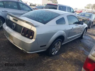 2007 Ford Mustang GT Deluxe with VIN 1ZVHT82H775235033, listed as a IAAI auction lot 42090714 with 225,952 mi miles and . Bid and sale history available at carsss.com. Image 4.