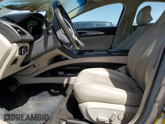 2019 Lincoln MKZ Standard z VIN 3LN6L5A98KR631346, wystawiony jako Copart lot #49717185 z przebiegiem Nie podano mil oraz Nie do naprawy. Historia ofert i sprzedaży dostępna na DreamBid. Obrazek 7.
