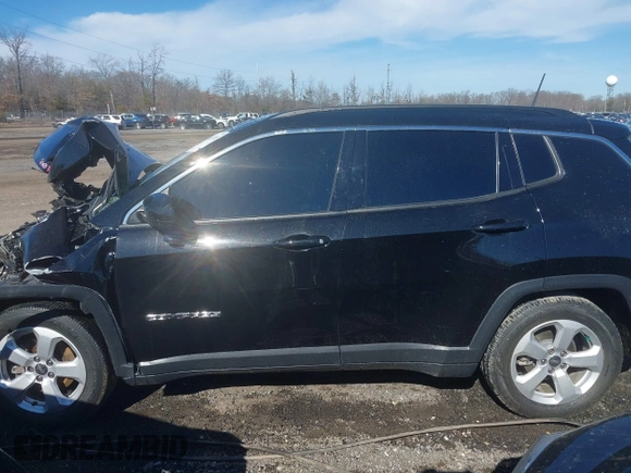 2021 Jeep Compass Altitude with VIN 3C4NJCBB0MT542758, listed as a IAAI auction lot 41624765 with Not Provided miles. Bid and sale history available at carsss.com. Image 13.