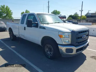 2014 Ford F-250 XL z VIN 1FT7X2A60EEA33762, wystawiony jako IAAI lot #42337964 z przebiegiem 212 697 mil mil oraz . Historia ofert i sprzedaży dostępna na DreamBid. Obrazek 1.
