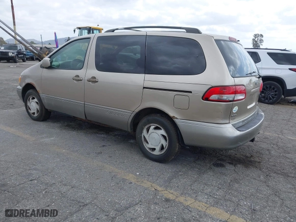 2003 Toyota Sienna LE with VIN 4T3ZF13C03U534780, listed as a IAAI auction lot 41886108 with 191,791 mi miles. Bid and sale history available at carsss.com. Image 3.