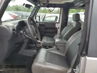 2008 Jeep Wrangler X z VIN 1J4FA24168L629174, wystawiony jako Copart lot #61199205 z przebiegiem 116 307 mil mil oraz Szkoda całkowita • Salvage title. Historia ofert i sprzedaży dostępna na DreamBid. Obrazek 7.