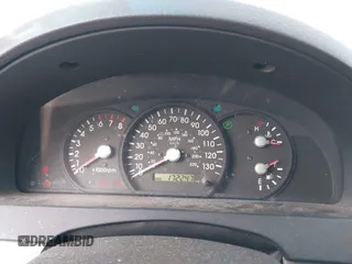 2004 Kia Sorento LX with VIN KNDJC733145251807, listed as a IAAI auction lot 41975263 with 172,247 mi miles. Bid and sale history available at carsss.com. Image 7.