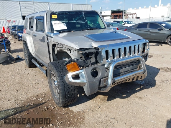 2006 Hummer H3 with VIN 5GTDN136068282801, listed as a IAAI auction lot 41843432 with 169,856 mi miles. Bid and sale history available at carsss.com. Image 6.