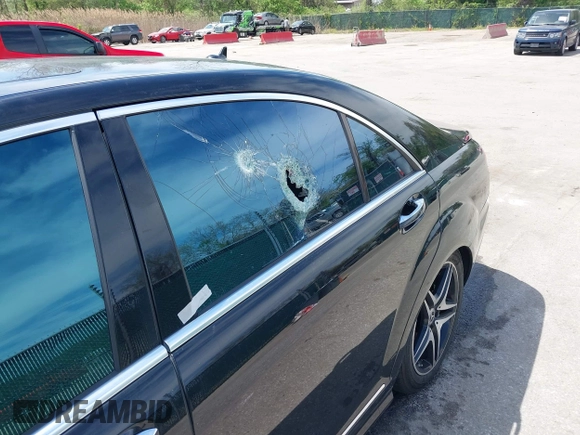 2010 Mercedes-Benz S 550 with VIN WDDNG8GB3AA308918, listed as a IAAI auction lot 42087311 with 135,878 mi miles and . Bid and sale history available at DreamBid. Image 18.
