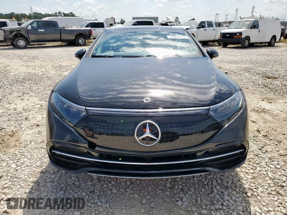 2024 Mercedes-Benz EQS 450 z VIN W1KCG2EB7RA048381, wystawiony jako Copart lot #55484415 z przebiegiem Nie podano mil oraz Szkoda całkowita • Salvage title. Historia ofert i sprzedaży dostępna na DreamBid. Obrazek 5.