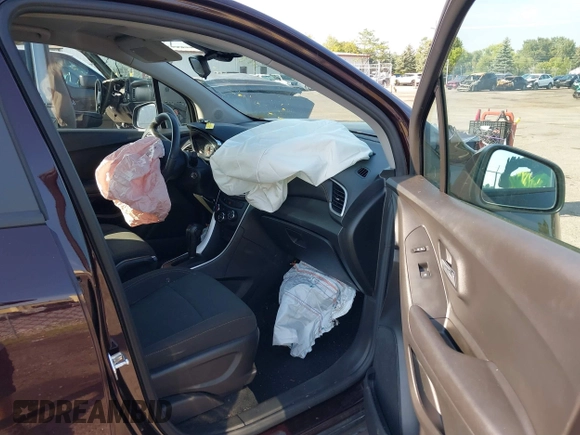 2020 Chevrolet Trax LS with VIN KL7CJKSB2LB352250, listed as a IAAI auction lot 40187405 with 49,543 mi miles and . Bid and sale history available at DreamBid. Image 5.