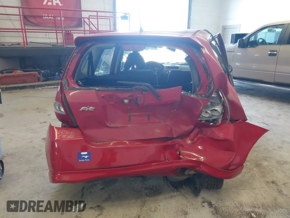2007 Honda Fit Sport with VIN JHMGD37617S001346, listed as a IAAI auction lot 41825351 with 233,735 mi miles. Bid and sale history available at carsss.com. Image 17.