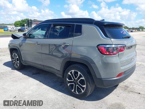 2024 Jeep Compass Limited z VIN 3C4NJDCN4RT595341, wystawiony jako IAAI lot #42577790 z przebiegiem 42 995 mil mil oraz . Historia ofert i sprzedaży dostępna na DreamBid. Obrazek 3.