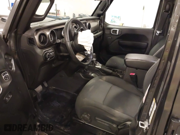 2019 Jeep Wrangler Unlimited Sport S z VIN 1C4HJXDG6KW598997, wystawiony jako IAAI lot #42473098 z przebiegiem 59 232 mil mil oraz . Historia ofert i sprzedaży dostępna na DreamBid. Obrazek 5.