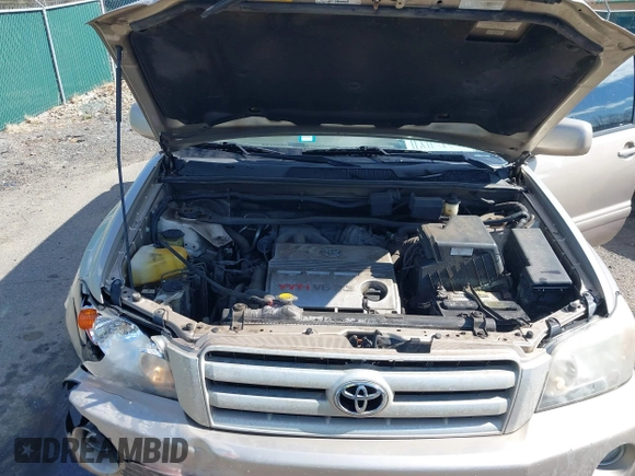 2005 Toyota Highlander z VIN JTEEP21A150093876, wystawiony jako IAAI lot #41808749 z przebiegiem 308 481 mil mil oraz . Historia ofert i sprzedaży dostępna na DreamBid. Obrazek 10.